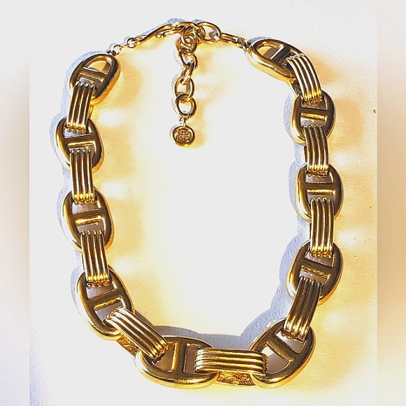 Givenchy Vintage Chunky Gold Plated Chain Link Necklace, Like New! - Picture 5 of 10